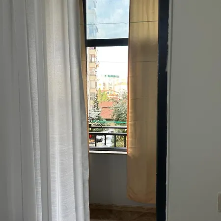 Home2 טיראנה