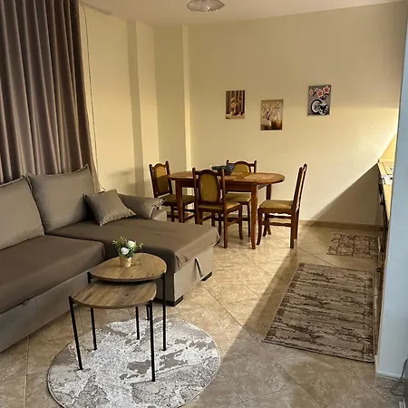 Home2 Lägenhet Tirana